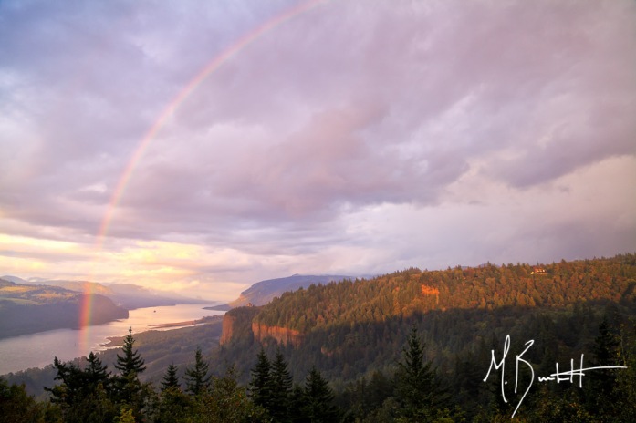 Columbia_River_Gorge_Storm_and_Rainbow_063