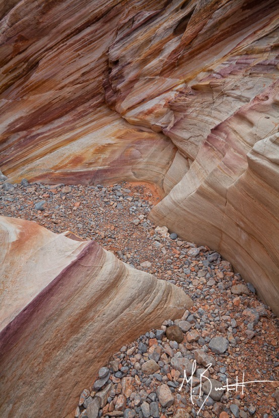 Valley_of_Fire_White_Domes_Slot_Wavy_Wash_411